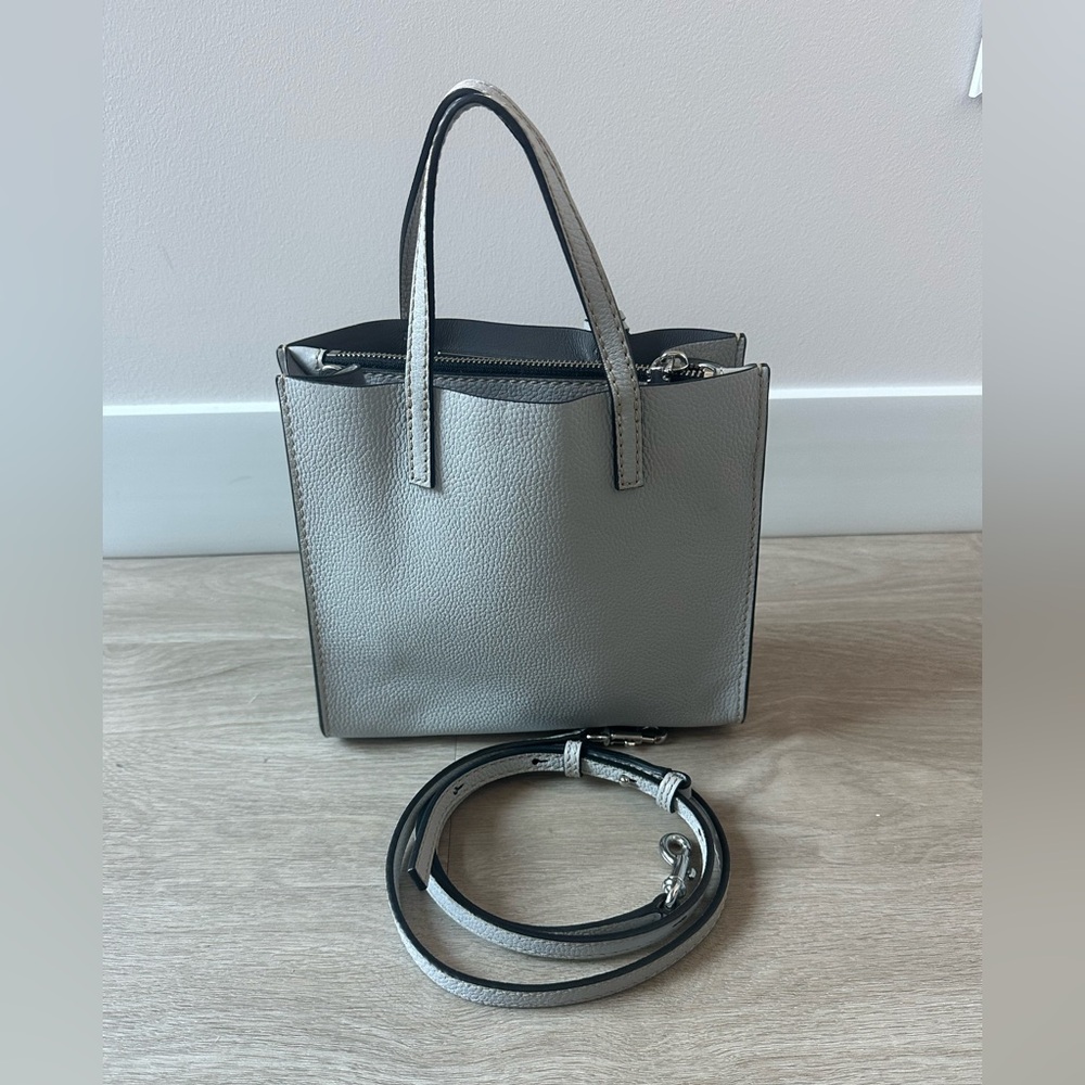 Marc Jacobs Mini Grind Leather Tote Bag in Light Grey - Picture 8 of 10
